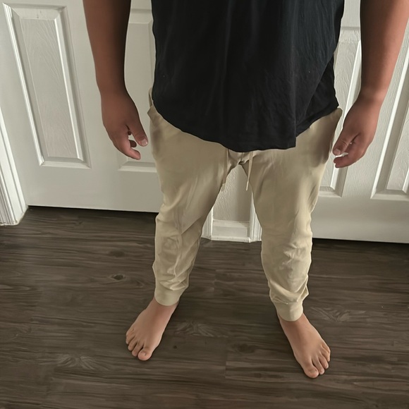 Menโs Lululemon ๐ Jogger - Picture 2 of 5